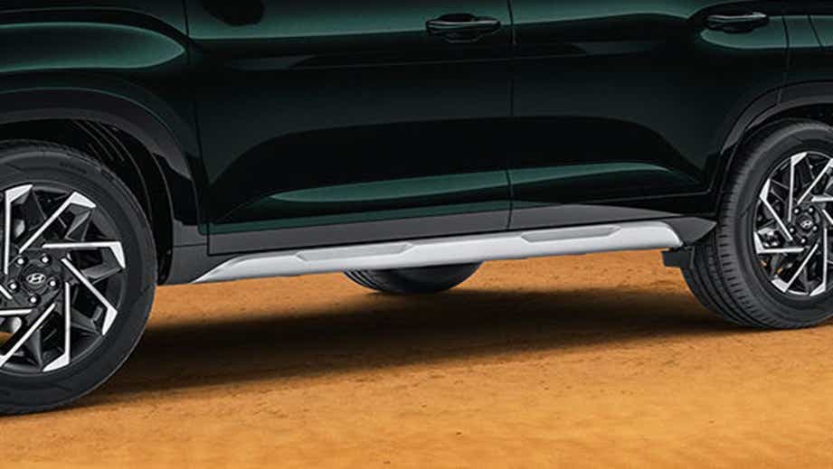 side view of a Hyundai Alcazar