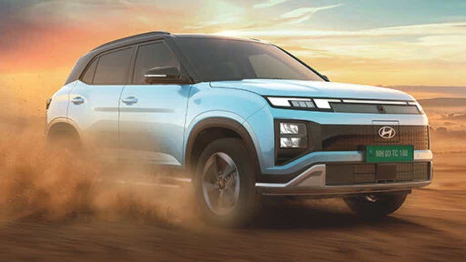 Creta Electric Right Diagonal View
