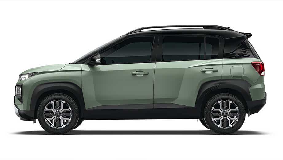 side view of a Ranger Khaki with Abyss Black Hyundai Exter