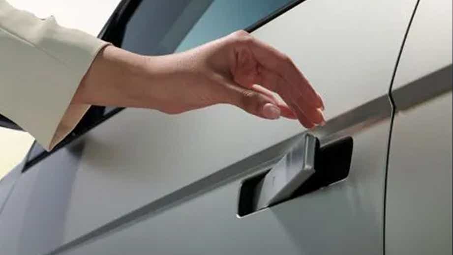 close-up of door handle of a Hyundai IONIQ 5
