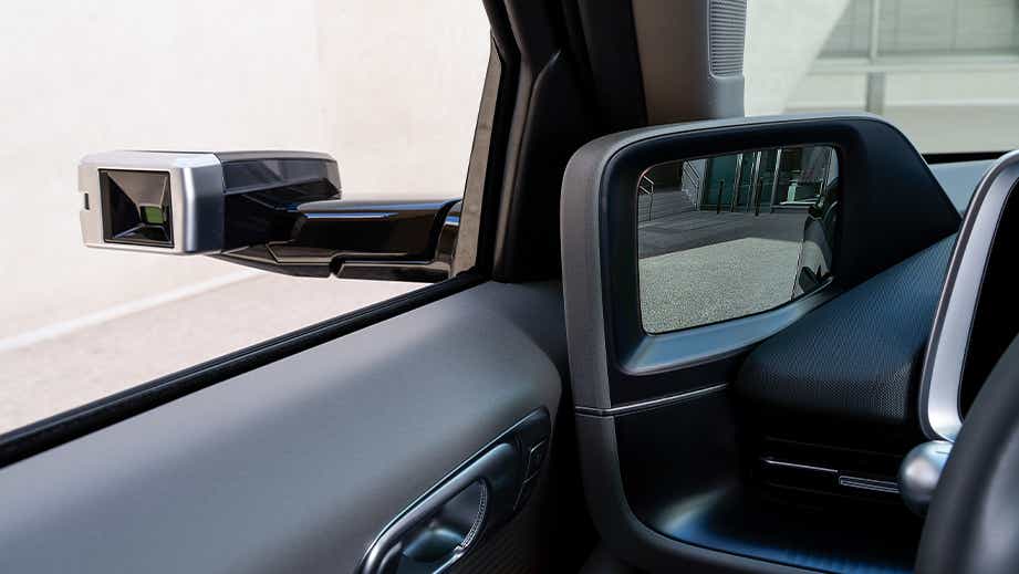 Side mirror and camera of a Hyundai Ioniq 6