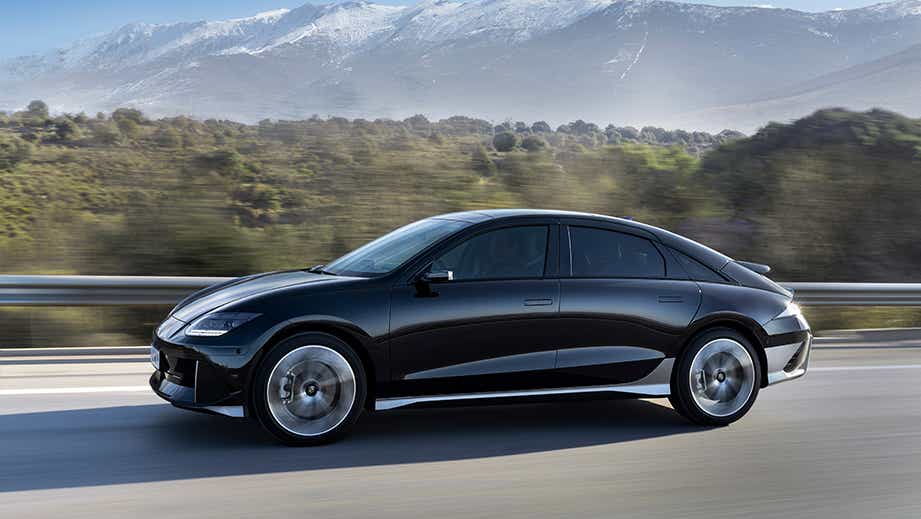 side view of a Silver Hyundai Ioniq 6