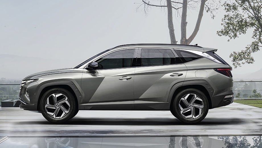 side view of a Hyundai Tucson