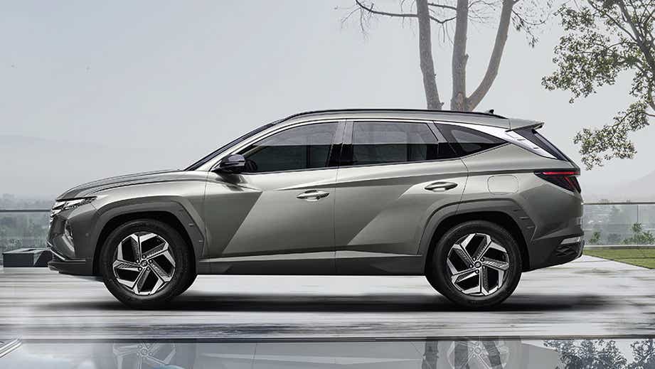 side view of a Hyundai Tucson
