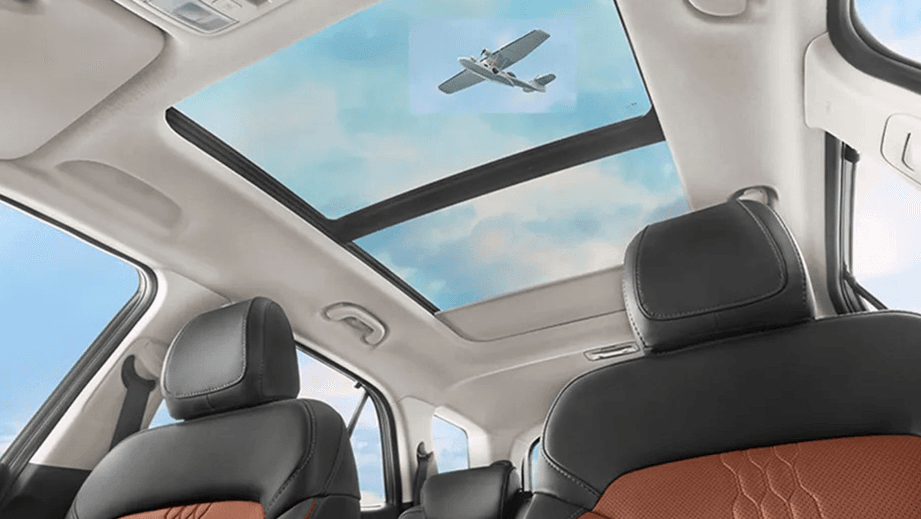 Panoramic sunroof and rear seats of a Hyundai Alcazar 2021-2023