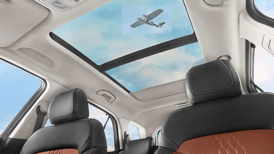 Panoramic sunroof and rear seats of a Hyundai Alcazar 2021-2023
