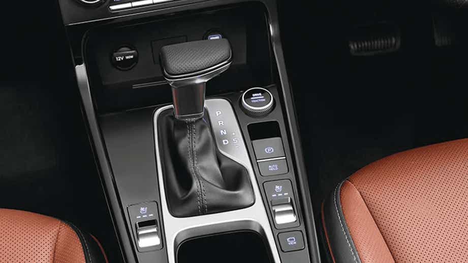 center console and gear lever of a Hyundai Alcazar 2021-2023