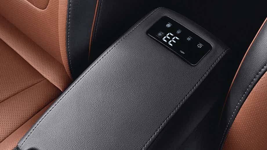 center armrest console of a Hyundai Alcazar 2021-2023