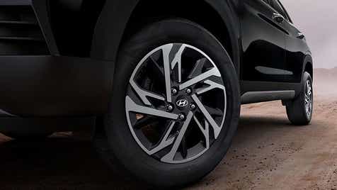 Close-up of wheel and front quarter of a Hyundai Creta