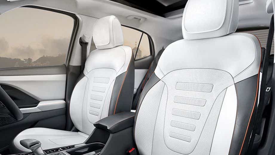 front seat interior of a Hyundai Creta