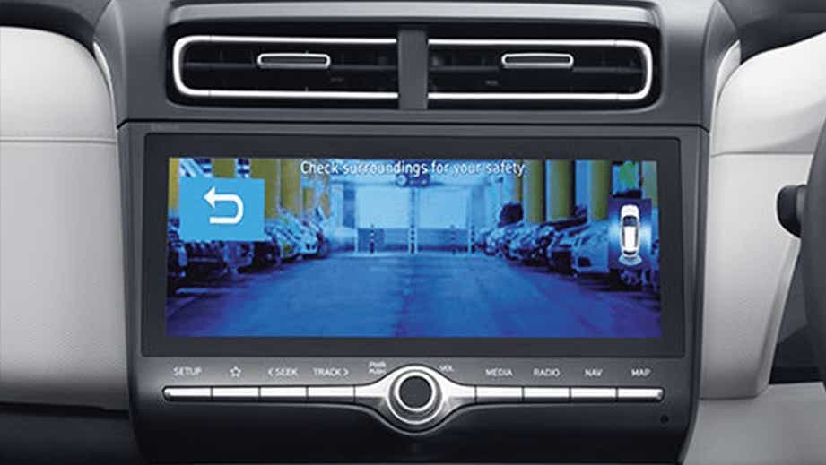 Infotainment touchscreen with rear camera view of a Hyundai Creta 2018-2023