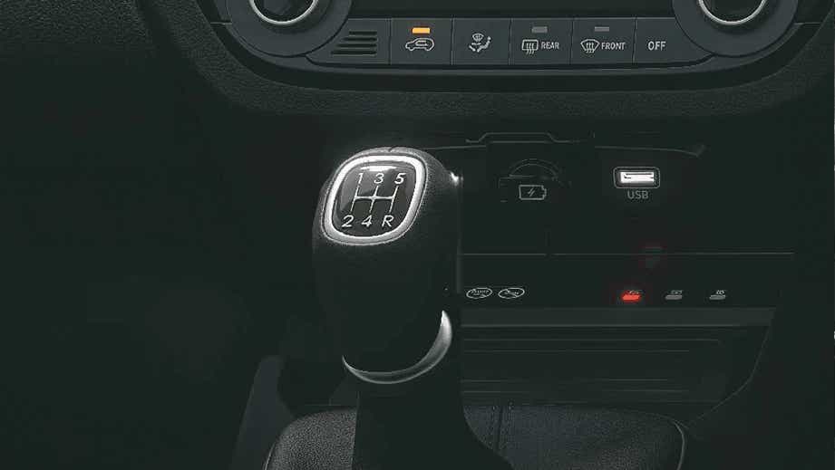 Gear lever and central console of a Hyundai Exter