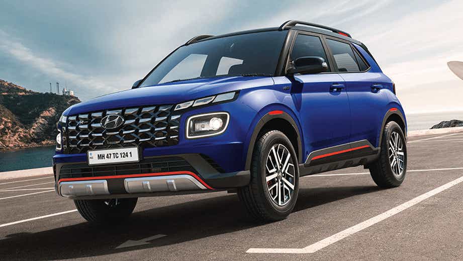 front three-quarter of a Thunnder Blue with Abyss Black Hyundai Venue N Line