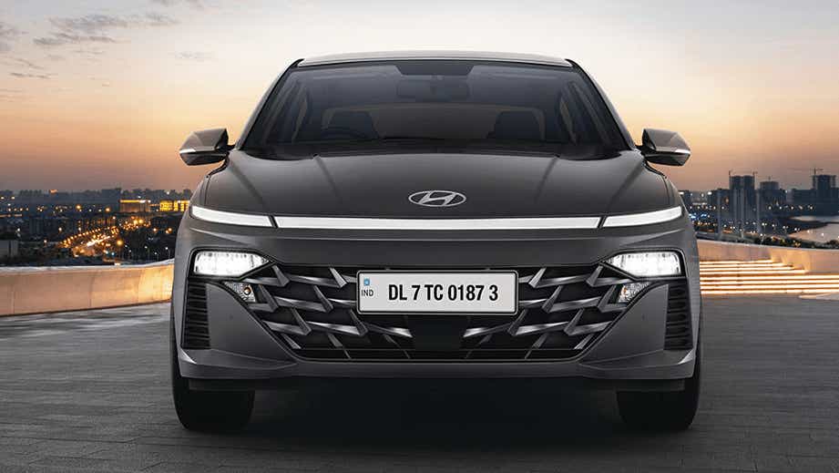 front view of a Hyundai Verna