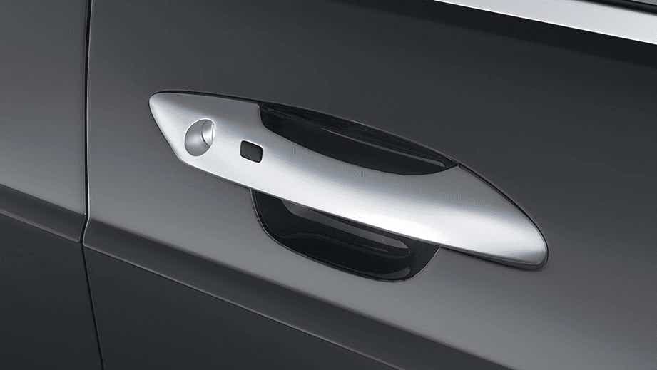 close-up of exterior door handle of a Hyundai Verna