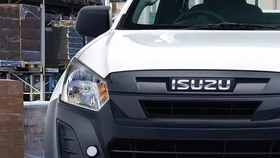 Front view of a Splash White Isuzu D-Max
