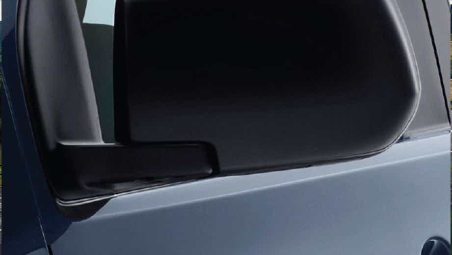 Side mirror close-up of a Isuzu Hi-Lander