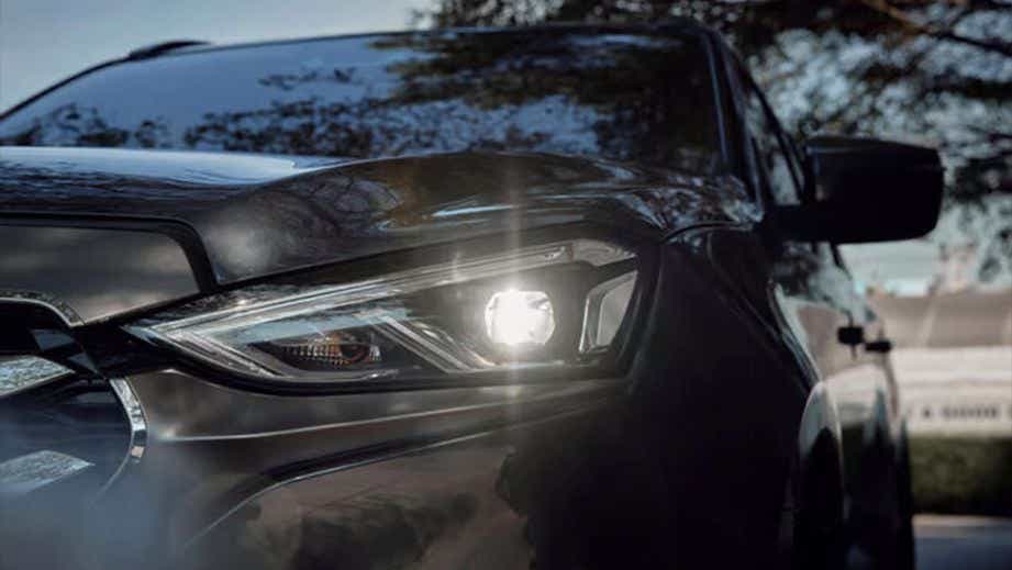 Headlight close-up of a Isuzu MU-X