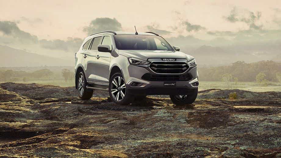front three-quarter view of a Isuzu MU-X