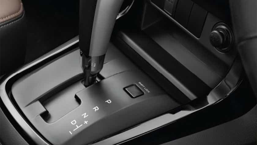 Center console gear shift of an Isuzu V-Cross