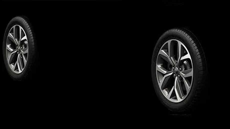 Front and rear wheels of a Jaguar I-Pace