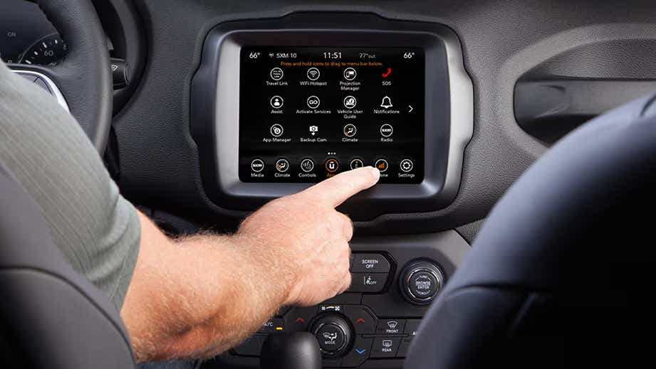 Infotainment touchscreen of a Jeep Renegade