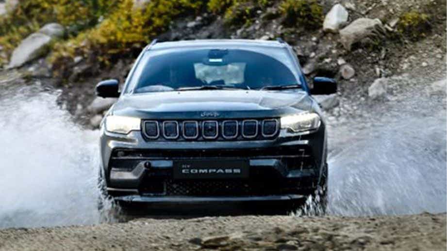 front view of a Jeep Compass