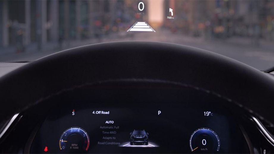 digital dashboard and HUD of a Jeep Grand Cherokee