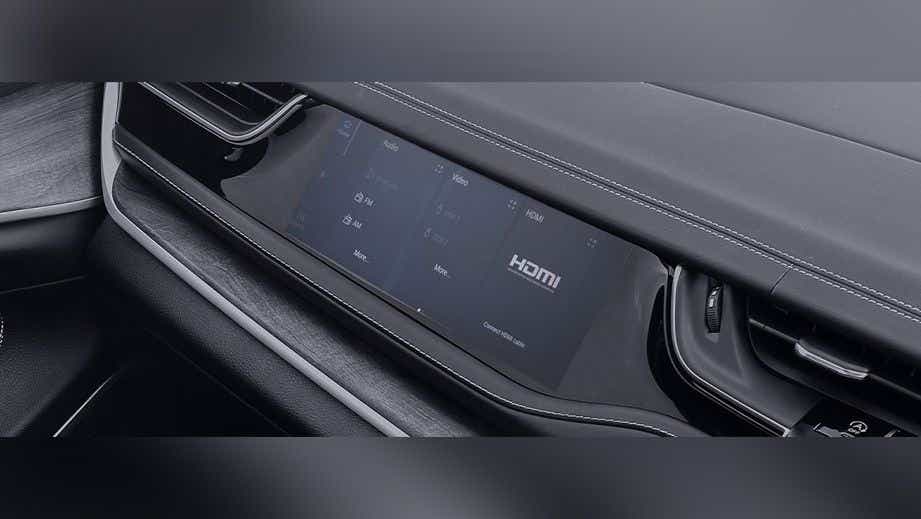 dashboard display of a Jeep Grand Cherokee