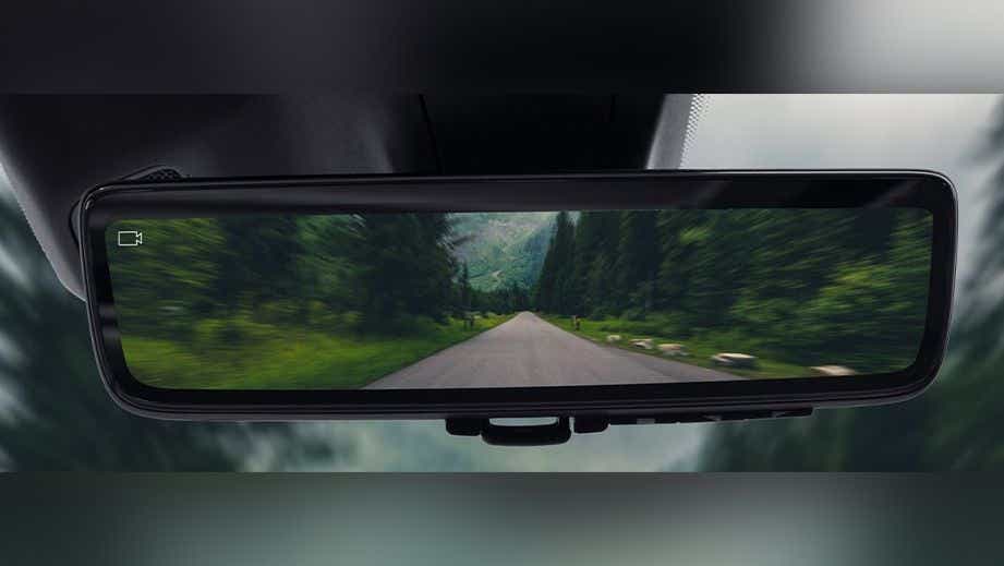 digital rearview mirror of a Jeep Grand Cherokee