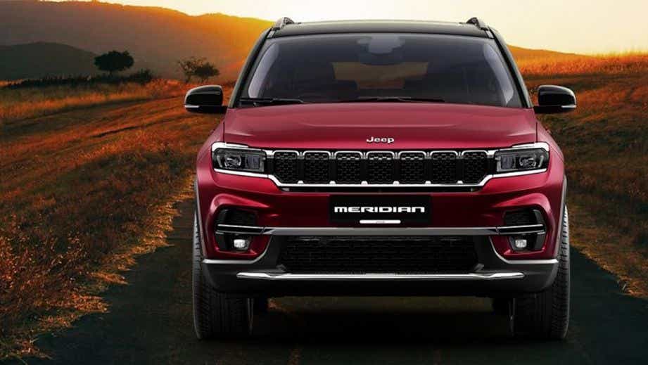 Front view of a Jeep Meridian 2022-2023