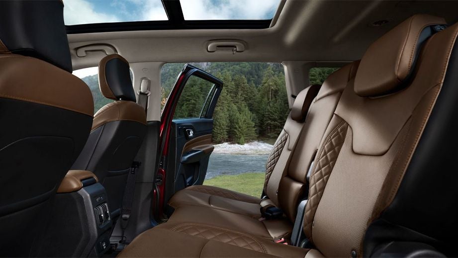 rear seat and interior view of a Jeep Meridian 2022-2023