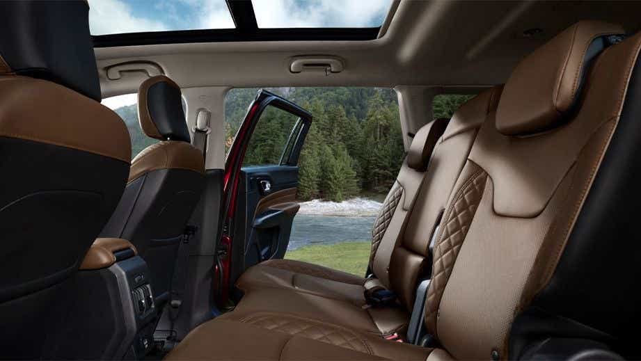 rear seat and interior view of a Jeep Meridian 2022-2023