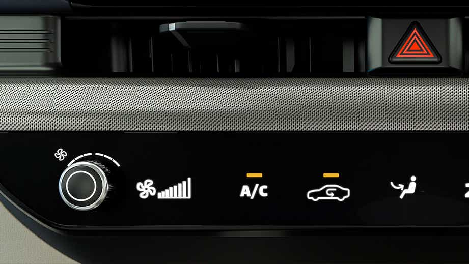 Climate control panel of a Kia Carens Clavis