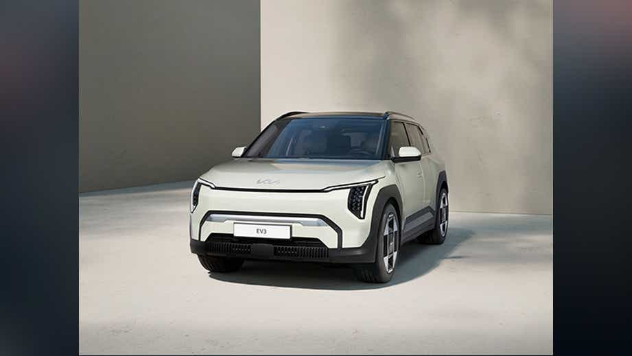 Front view of a Glacier White Pearl Kia EV3