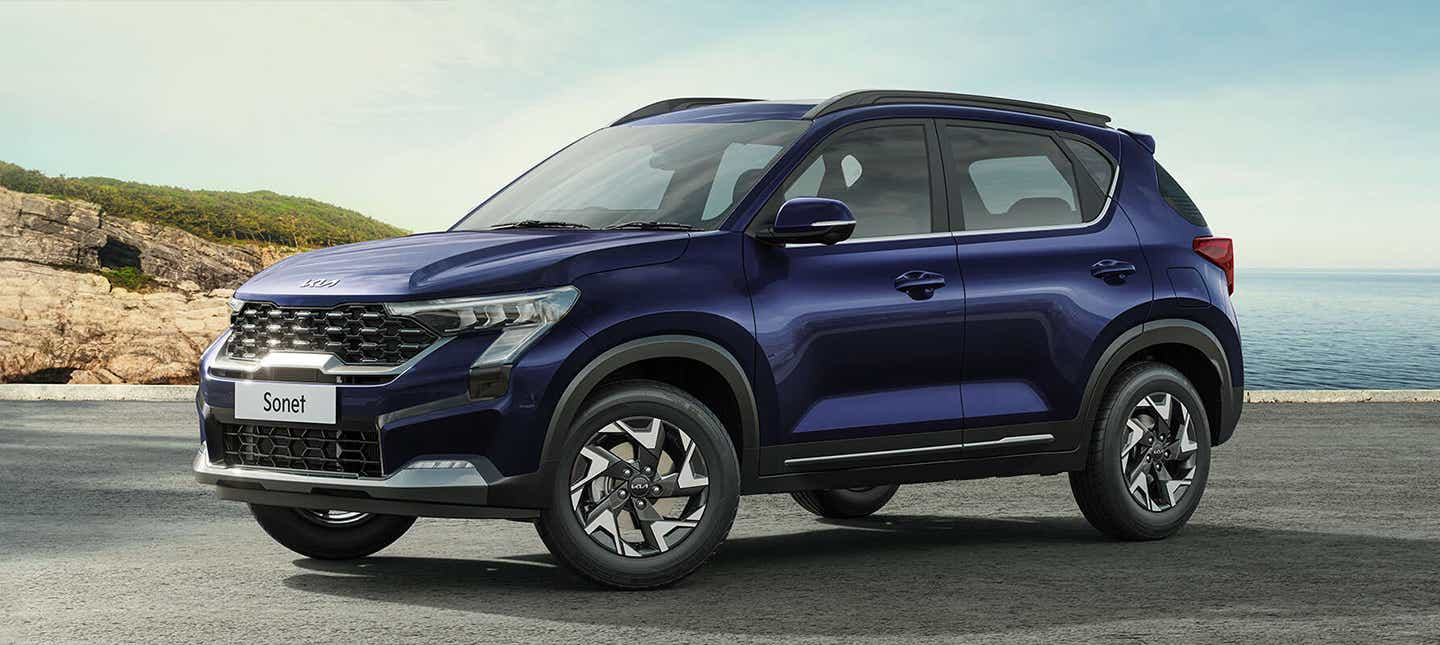 front three-quarter view of a Kia Sonet