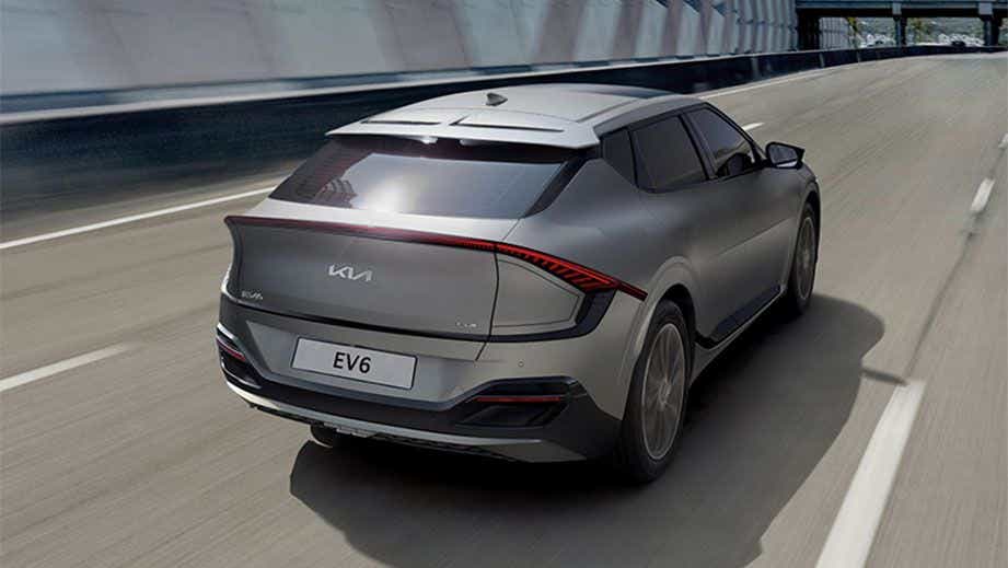 rear three-quarter view of a Kia EV6 2022-2024