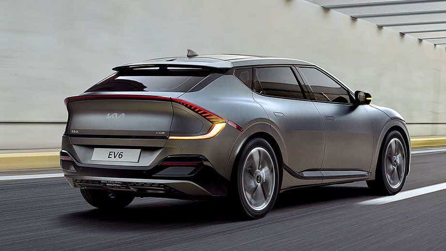 rear three-quarter view of a Kia EV6 2022-2024