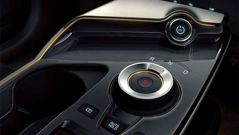 Center console and gear selector of a Kia EV6 2022-2024