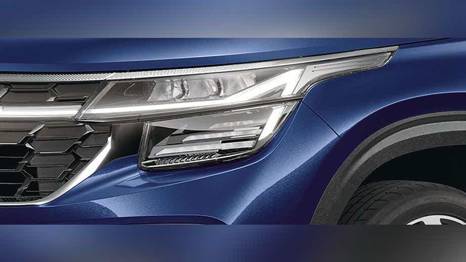 Headlight close-up of a Kia Seltos