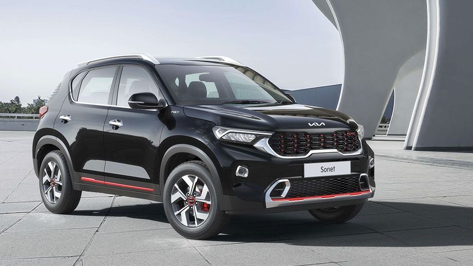 front three-quarter view of a Kia Sonet 2020-2023