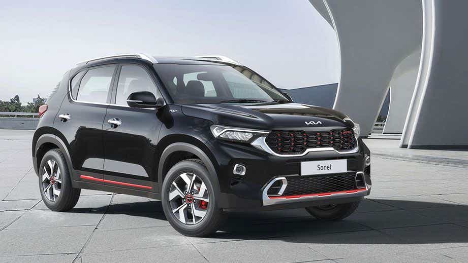 front three-quarter view of a Kia Sonet 2020-2023