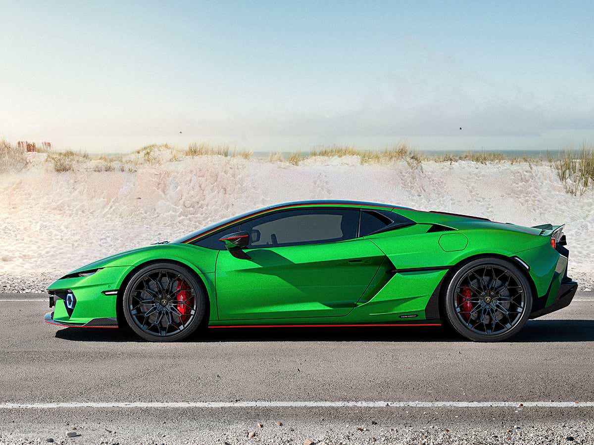 side view of a Verde Mantis Lamborghini Temerario