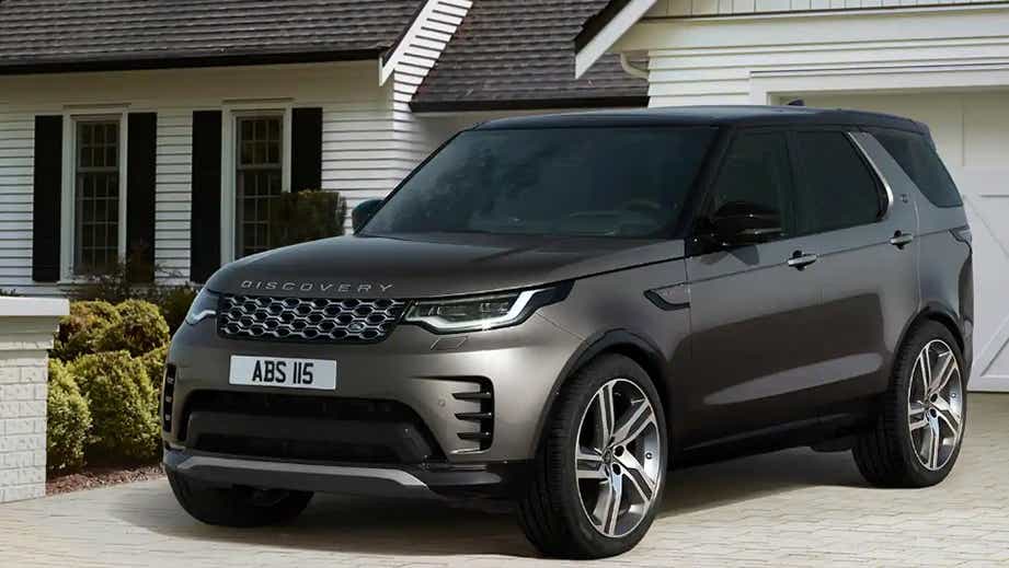 front three-quarter view of a Land Rover Discovery