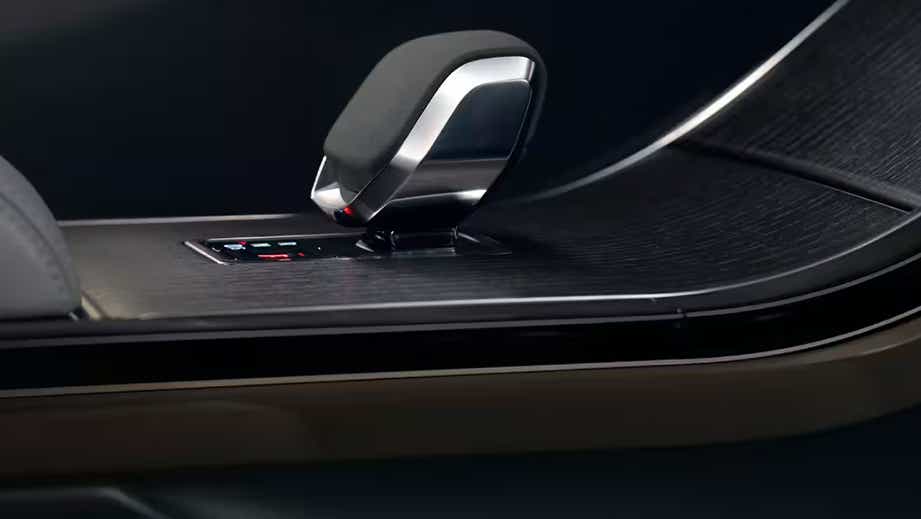 Gear selector close-up of a Land Rover Range Rover Evoque