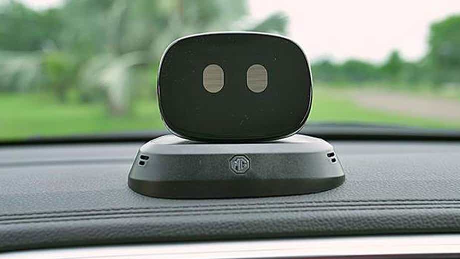 dashboard-mounted device in a MG Astor