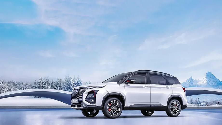 MG Hector Snowstorm Side View