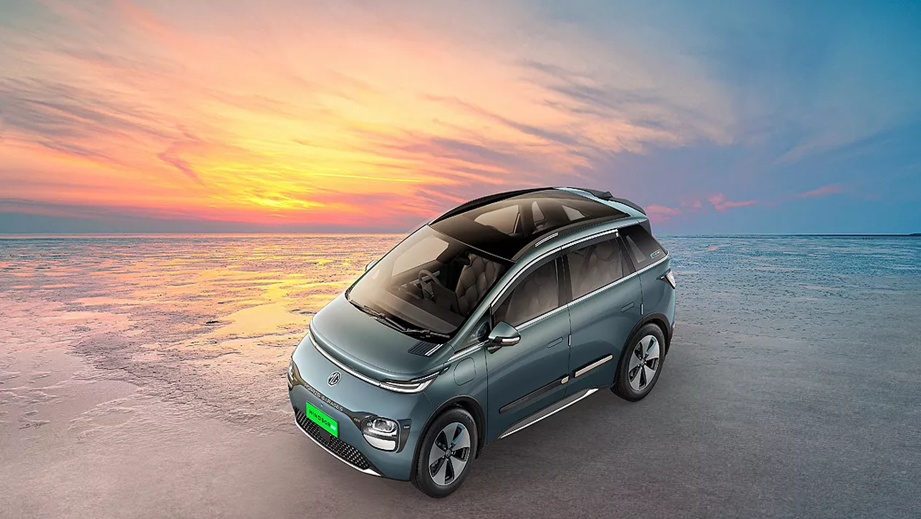 front three-quarter view of a MG Windsor EV