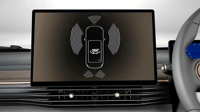 close-up of infotainment screen with 360-degree camera of a MG Windsor EV