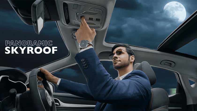 interior panoramic skyroof view of a MG Astor